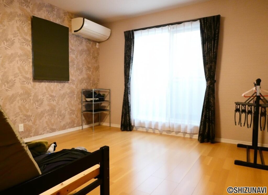 2階南東8帖洋室