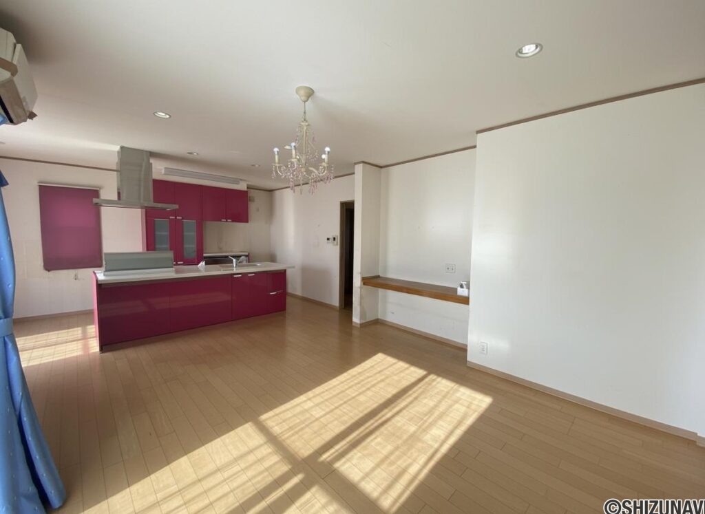 磐田市松之木島　中古住宅の画像