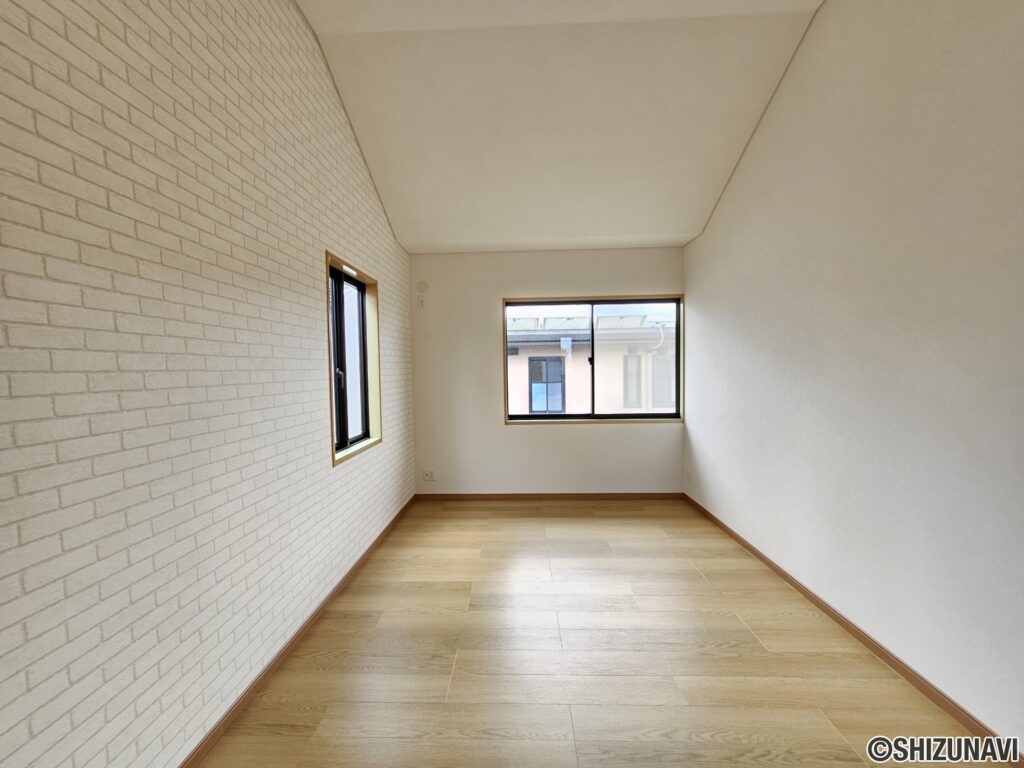 2階　洋室約7.5帖