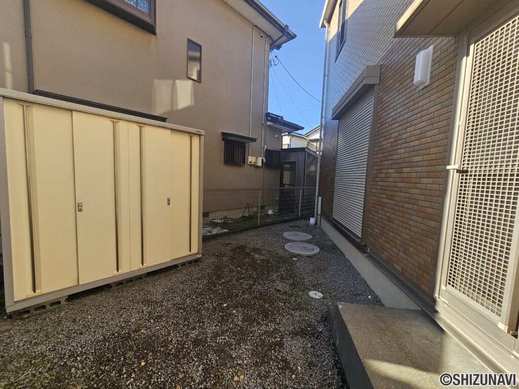 お庭・物置