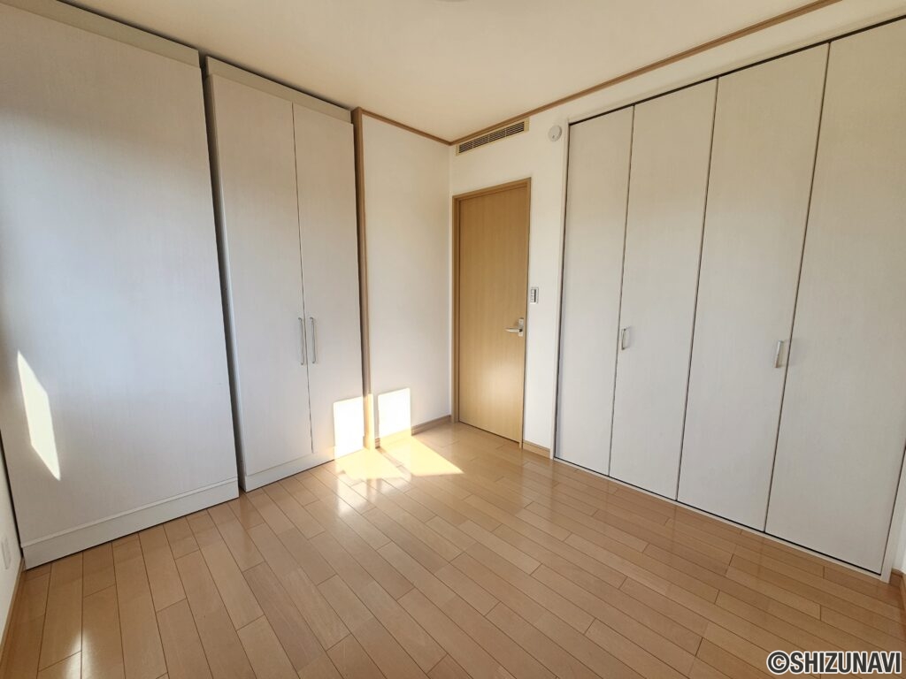 2階　洋室約5帖