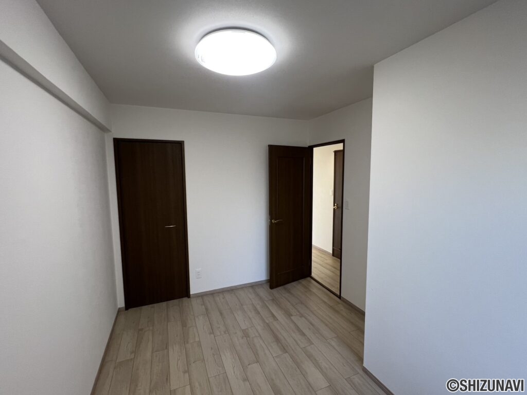 クローゼットの扉もあり、お部屋がスッキリします