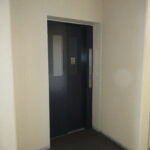 オブリージュ御殿場３階エレベーター