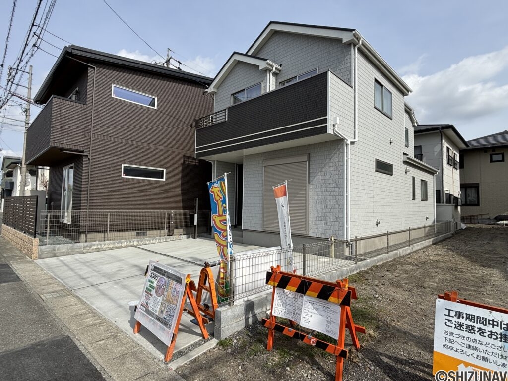 南側斜め正面です