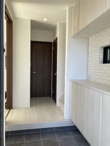 葵区田町　A号棟玄関～廊下