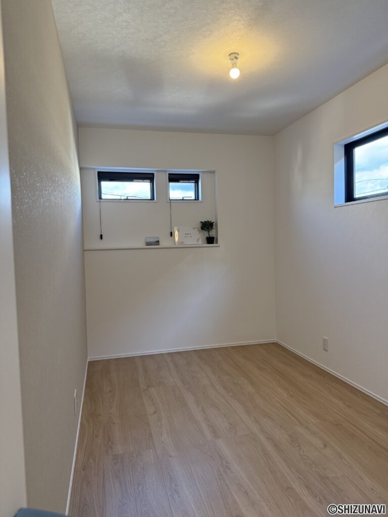 洋室5.2帖　東側　