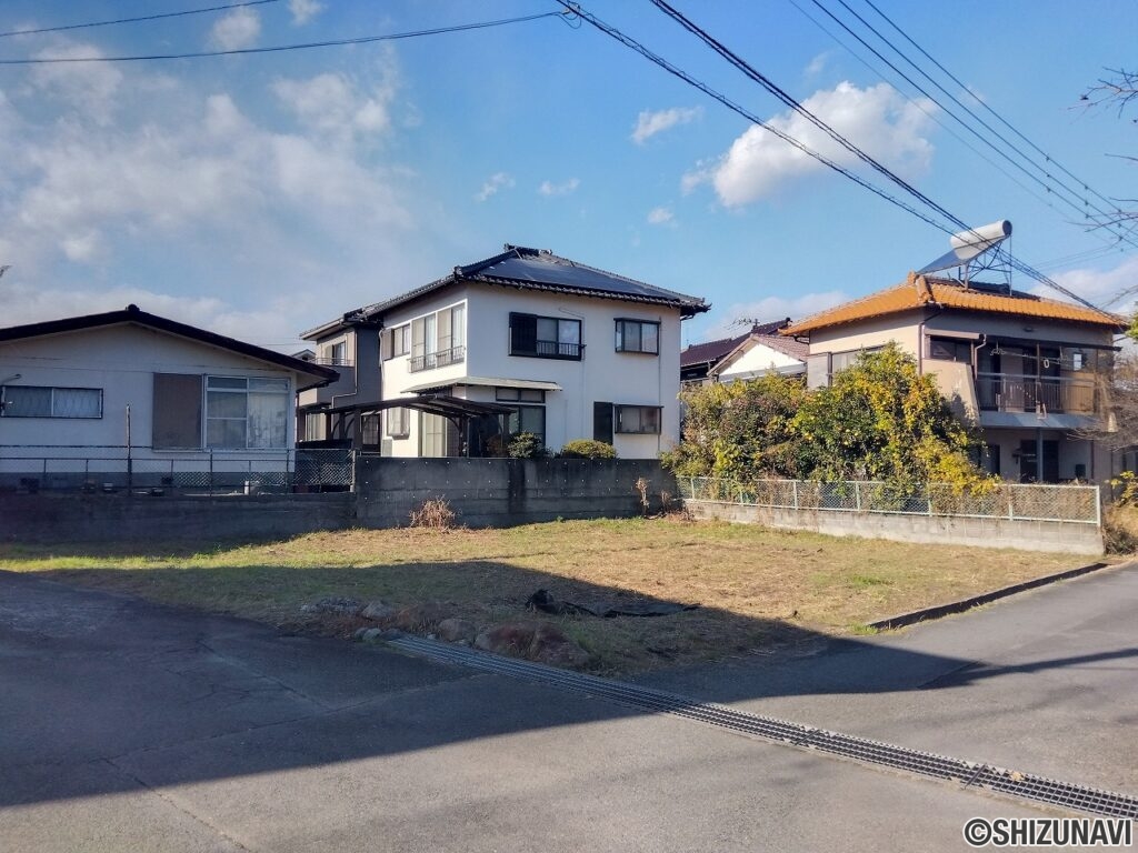 本物件を南東側から撮影