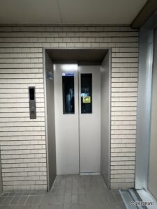 マンション内エレベーターです
