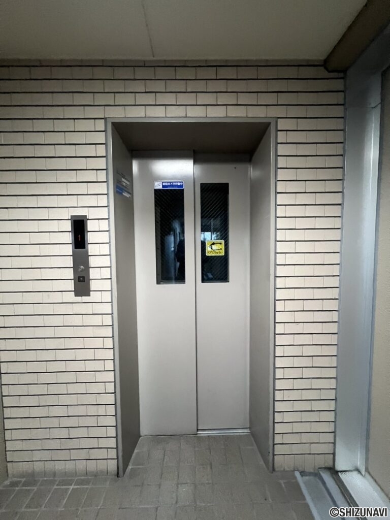 マンション内エレベーターです