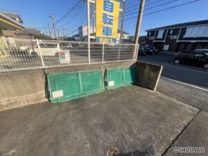 敷地内ゴミ回収場です