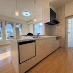 カウンターキッチンの為、ご家族との会話も弾みます♪