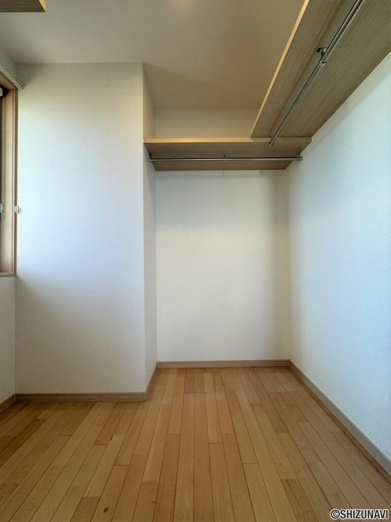 ウオークインクローゼット（5.8帖洋室）