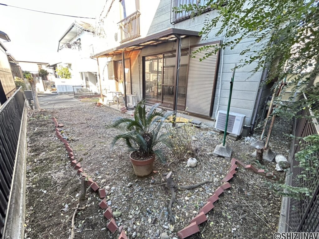 東角から撮影した土地前景です。