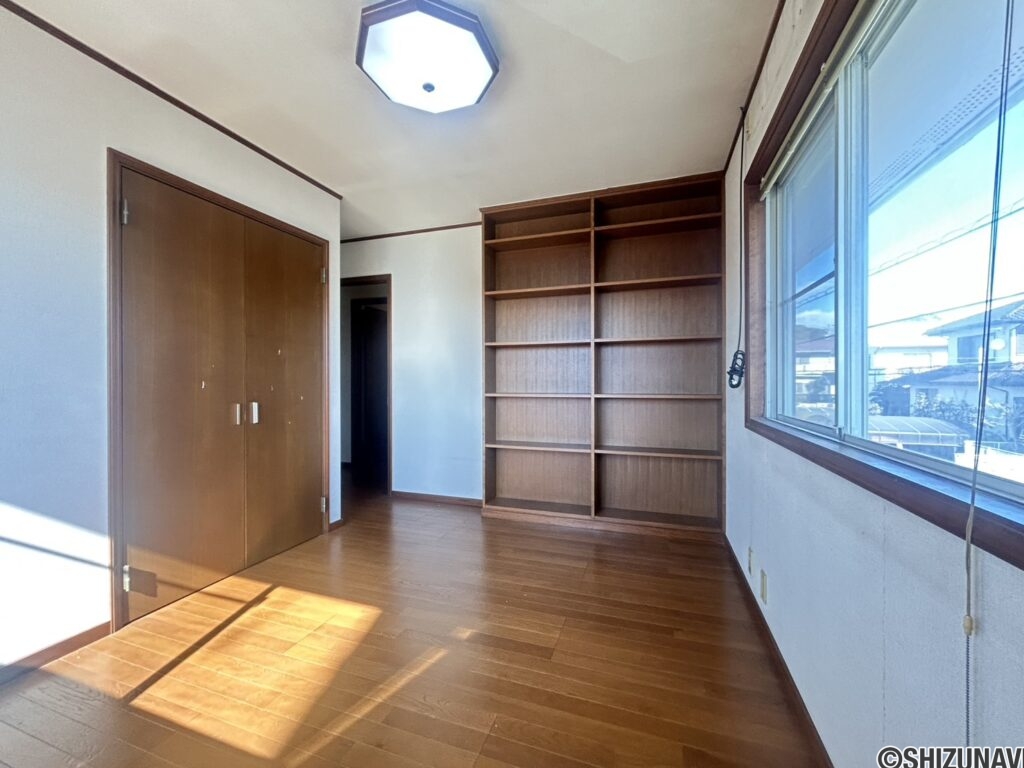 2階洋室になります。