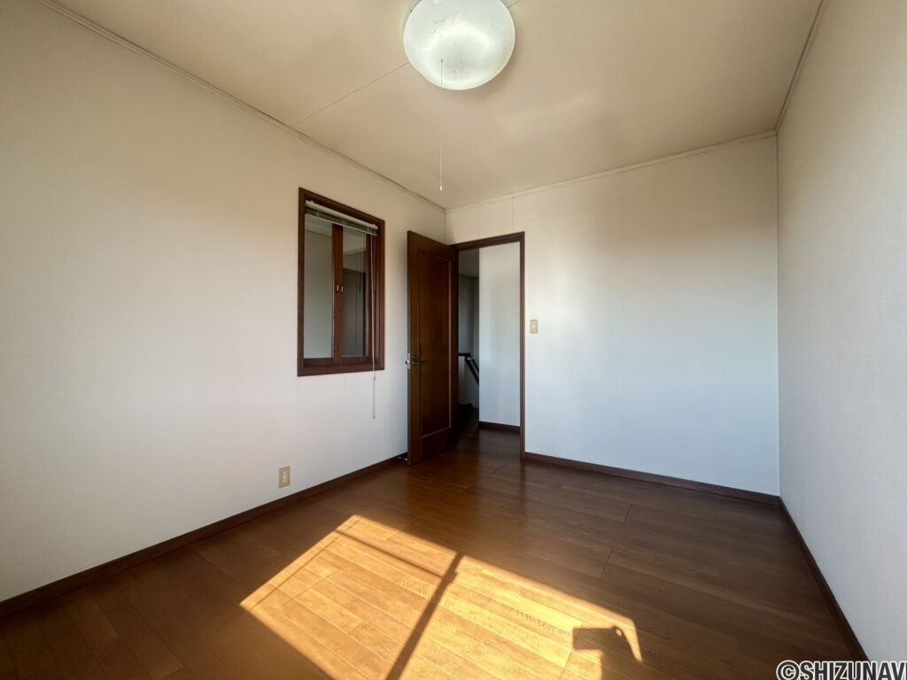 2階洋室になります。