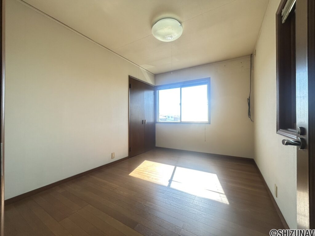 2階洋室になります。