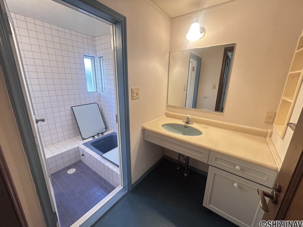 浴室、洗面になります。