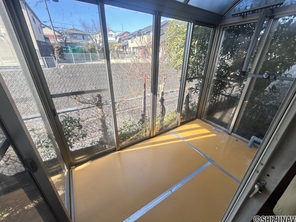 サンルームになります。急な雨でも濡れません。