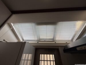 キッチン部分には天窓もあり、明るいキッチンです。