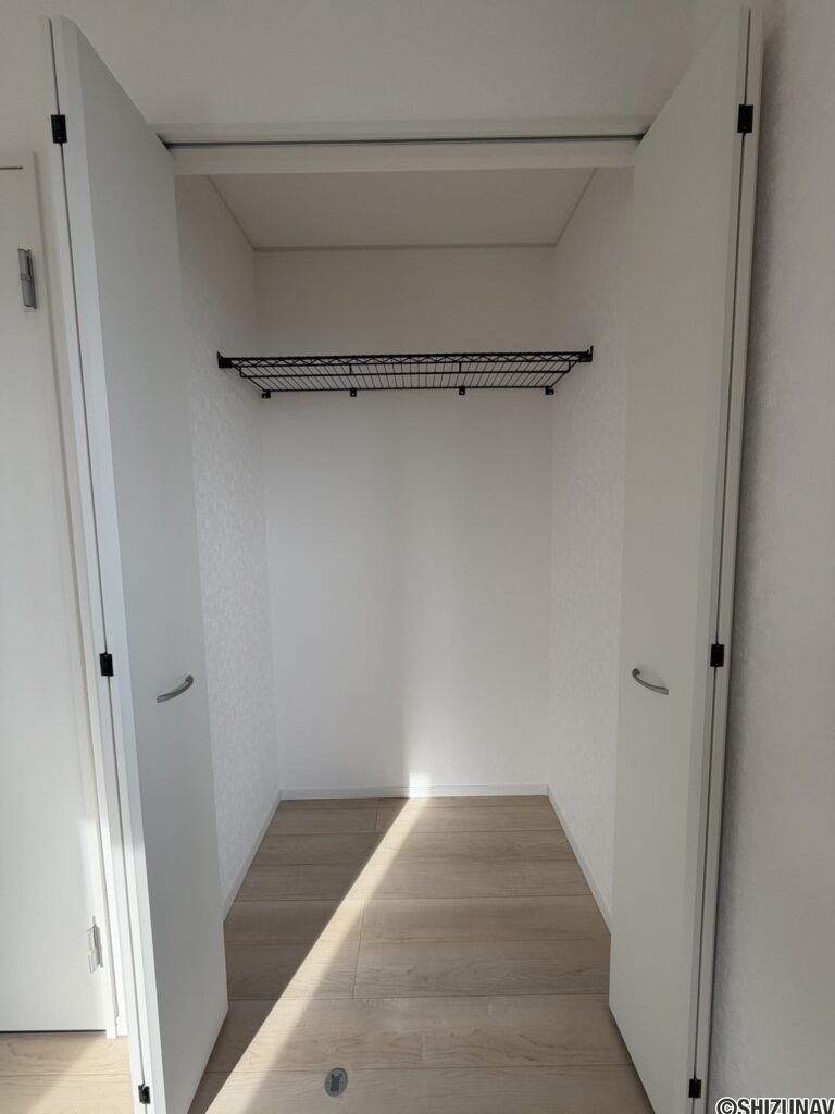 洋室②　収納