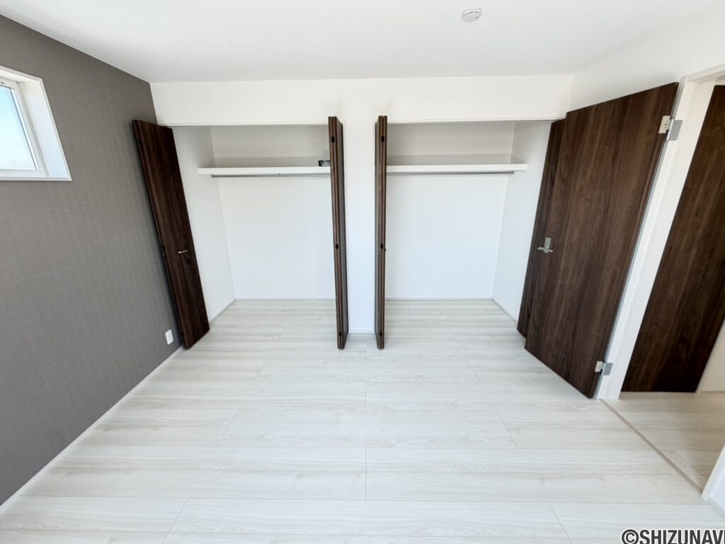 １号棟　２階主寝室