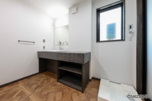 遊びつくすスタイリッシュな家の画像