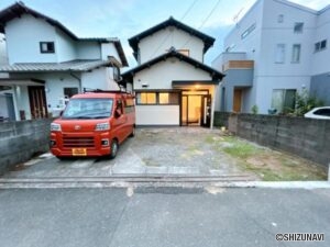 中丸【リフォーム後】普通車3台駐車可能です。