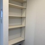 洗面所の背面収納（可動式）