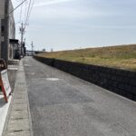 南側正面道路です