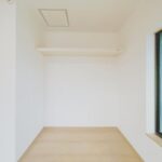 中丸【リフォーム後】2階南側6帖洋室収納