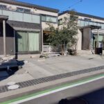 駐車スペースは並列で3台分