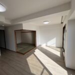 リビングに繋がる和室があります