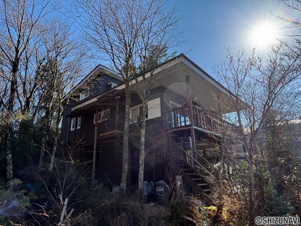 裾野市須山　十里木別荘地内　中古戸建