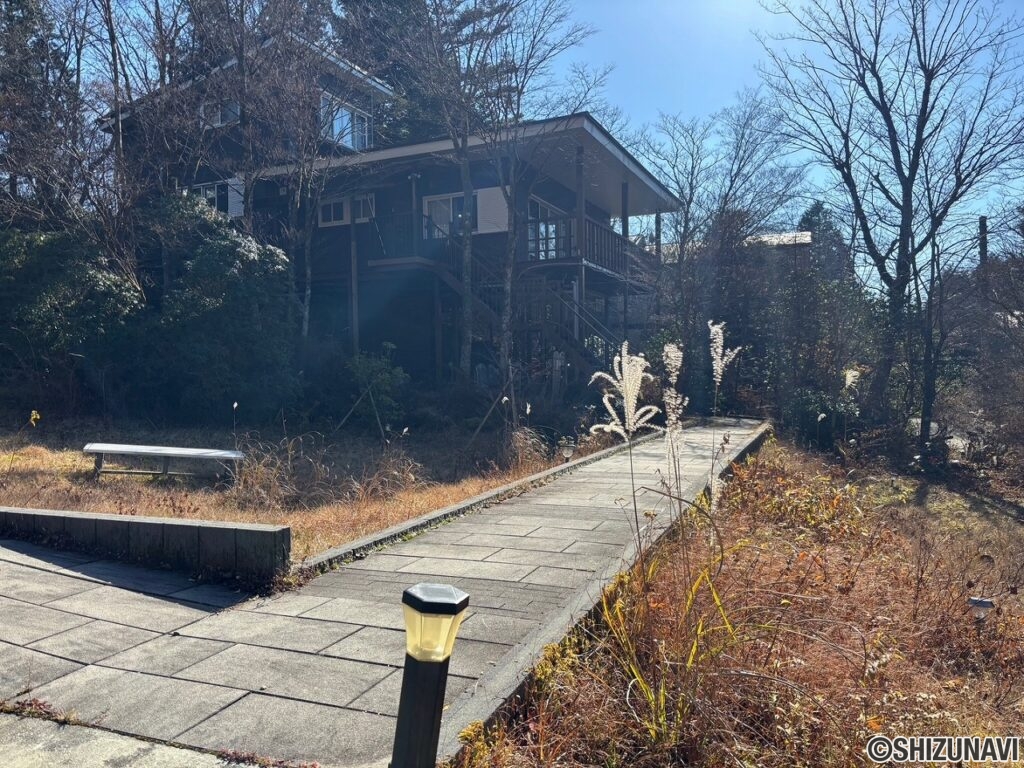 裾野市須山　十里木別荘地内　中古戸建