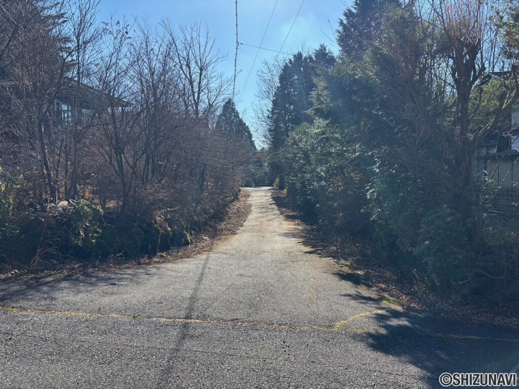 裾野市須山　十里木別荘地内　中古戸建