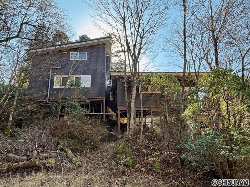 裾野市須山　十里木別荘地内　中古戸建
