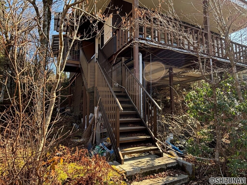 裾野市須山　十里木別荘地内　中古戸建