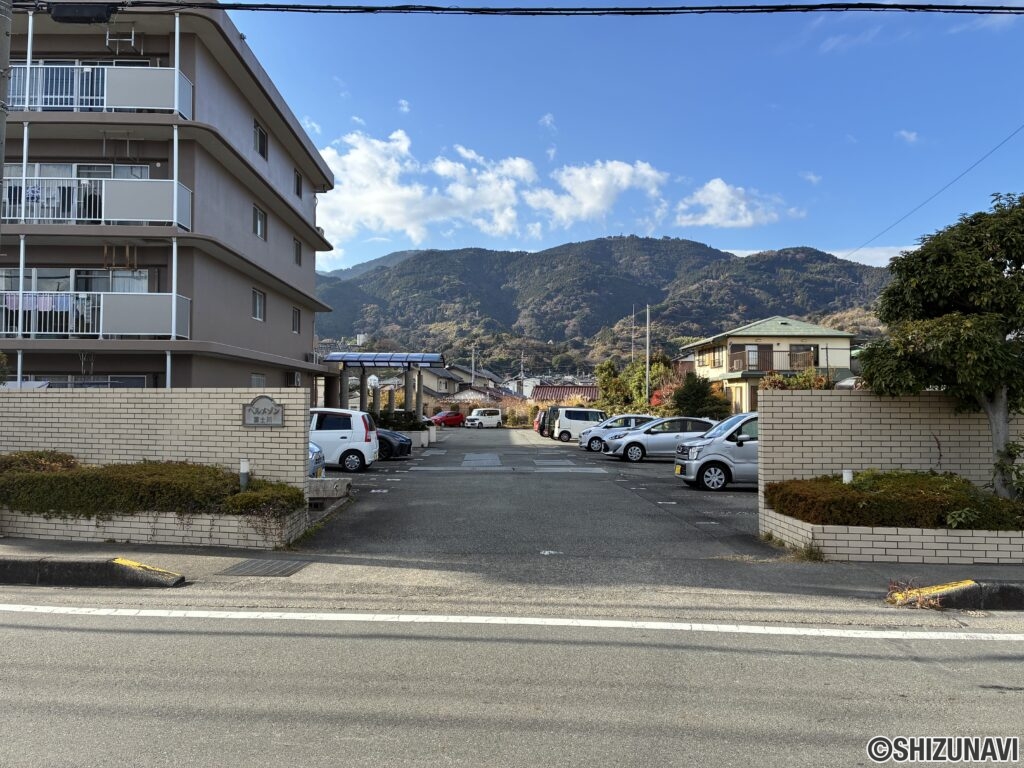 ベルメゾン富士川　3階　4LDKの画像