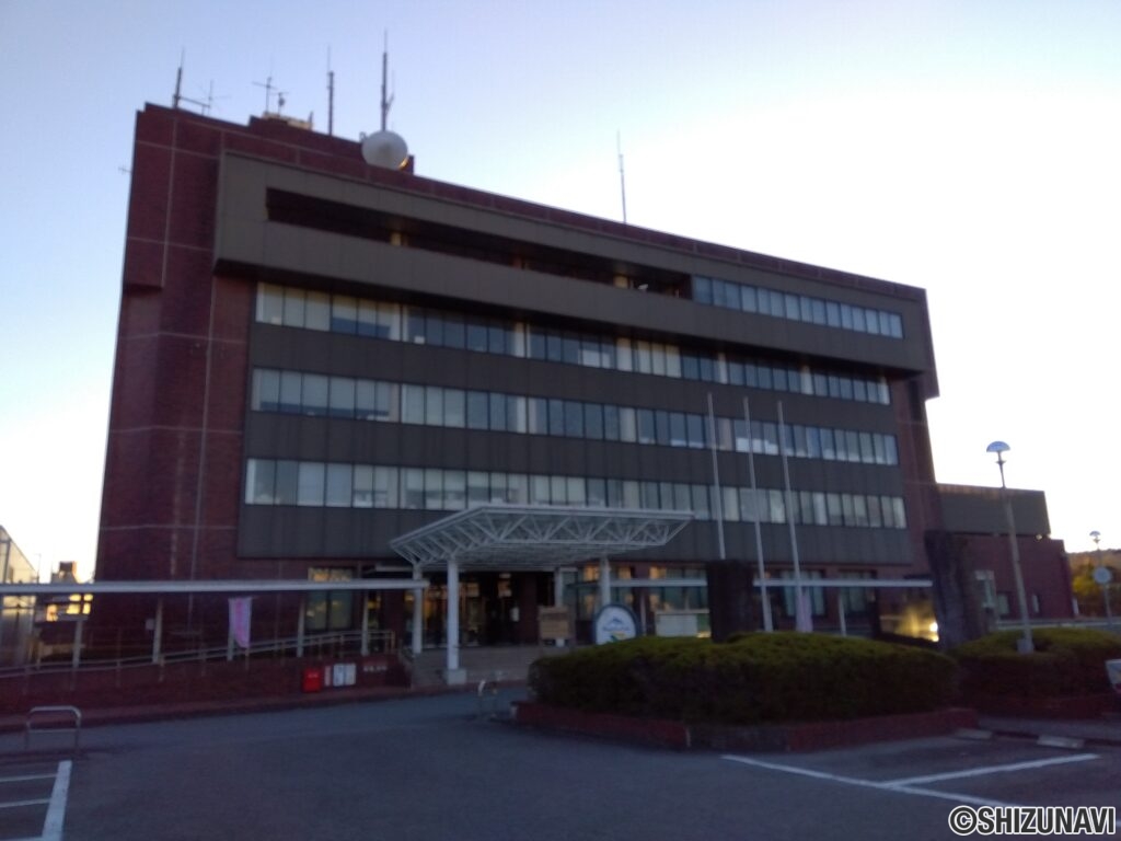 周辺施設紹介：裾野市役所(2400m)