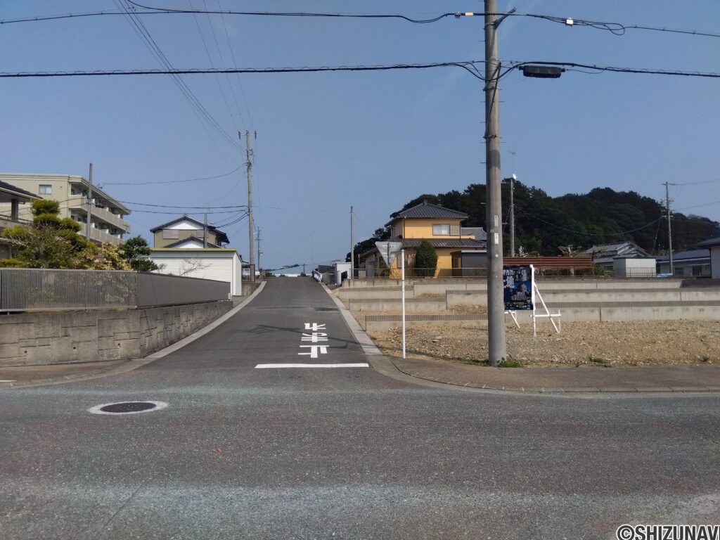 【仲介手数料不要、建築条件なし】袋井市愛野南4丁目分譲地内の角地の画像