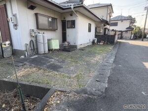 駐車場は2台駐車可能です（車種による）