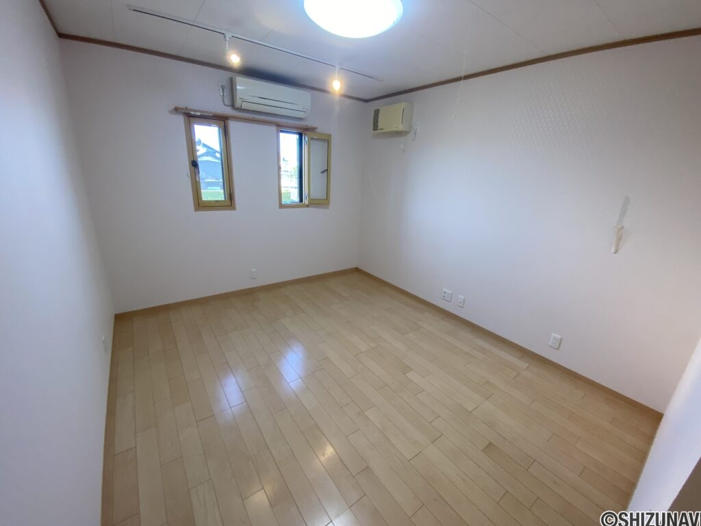 磐田市松之木島　中古住宅の画像