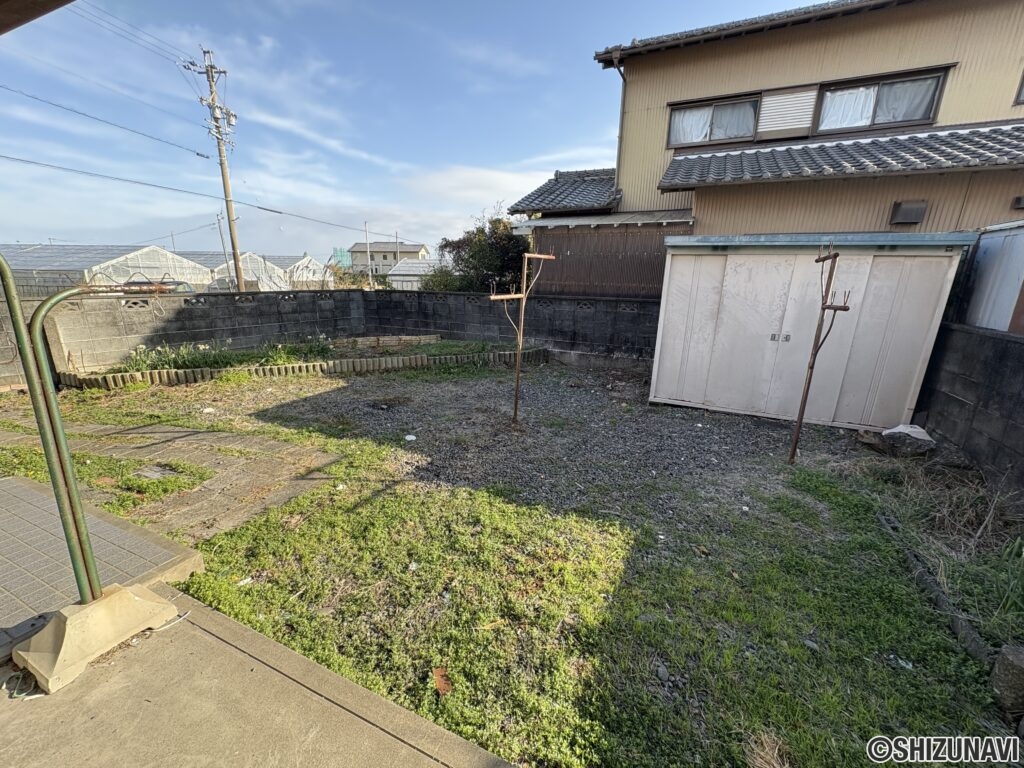 南面にある庭です。