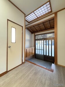 空き家買取専科　石津中町　玄関