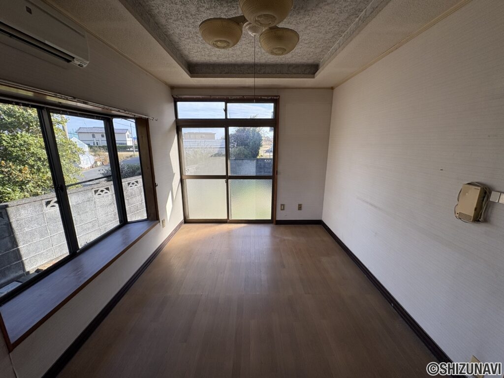 ダイニングにつながる洋室です。