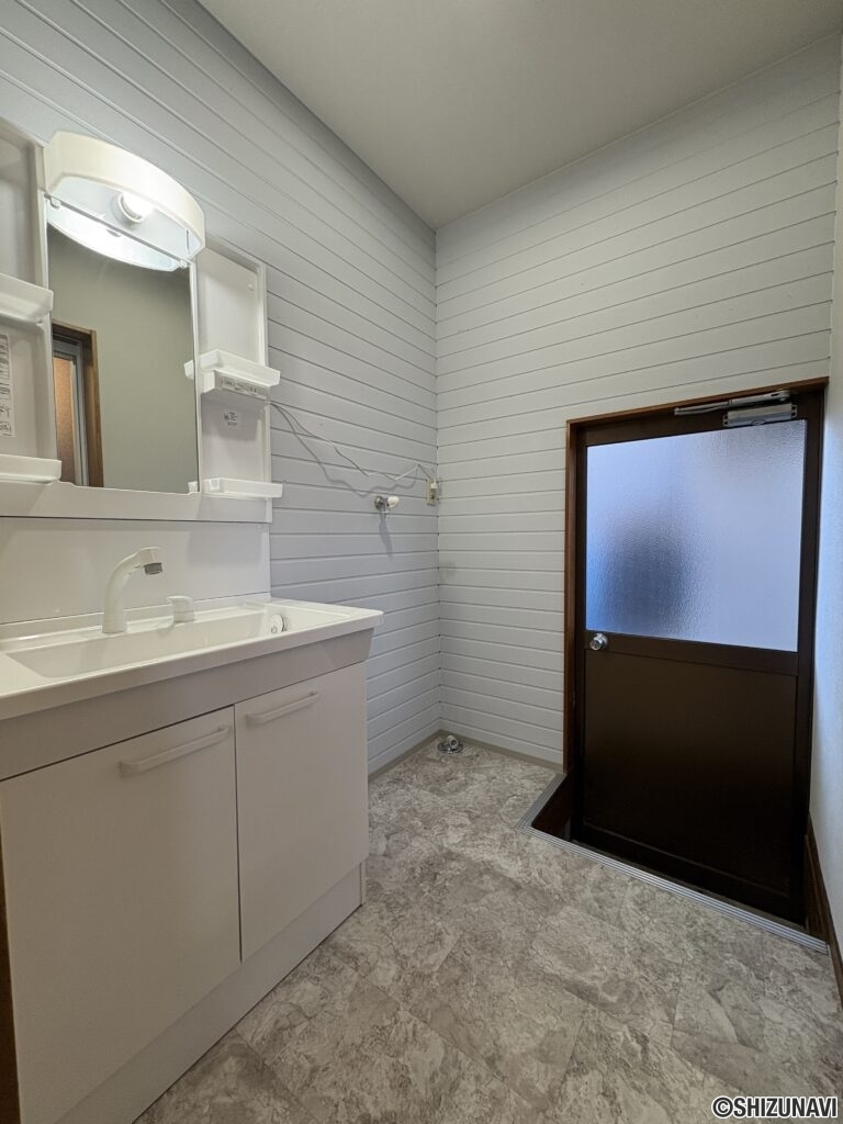 空き家買取専科　石津中町　洗面室