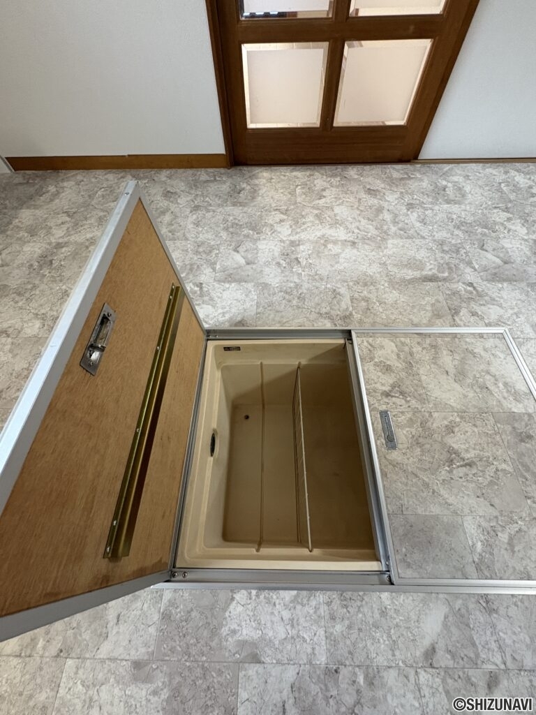 空き家買取専科　石津中町　床下収納