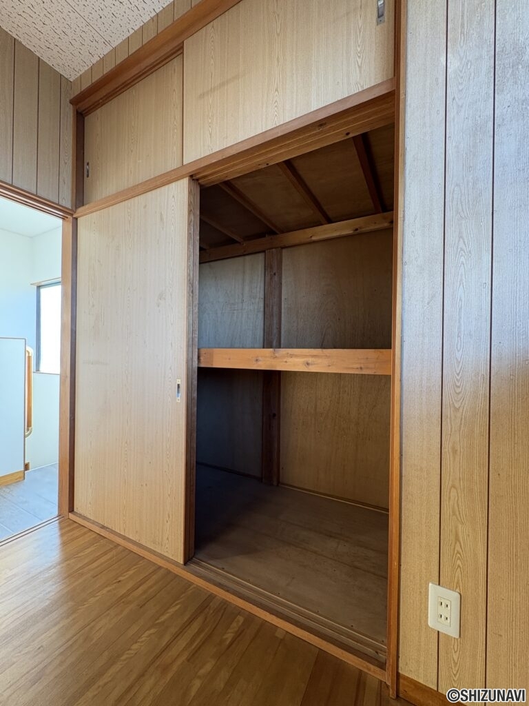 空き家買取専科　石津中町　2階収納