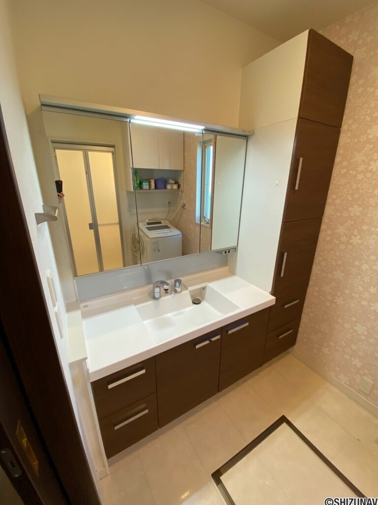 収納豊富な洗面台