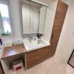 清潔に保たれた洗面室。